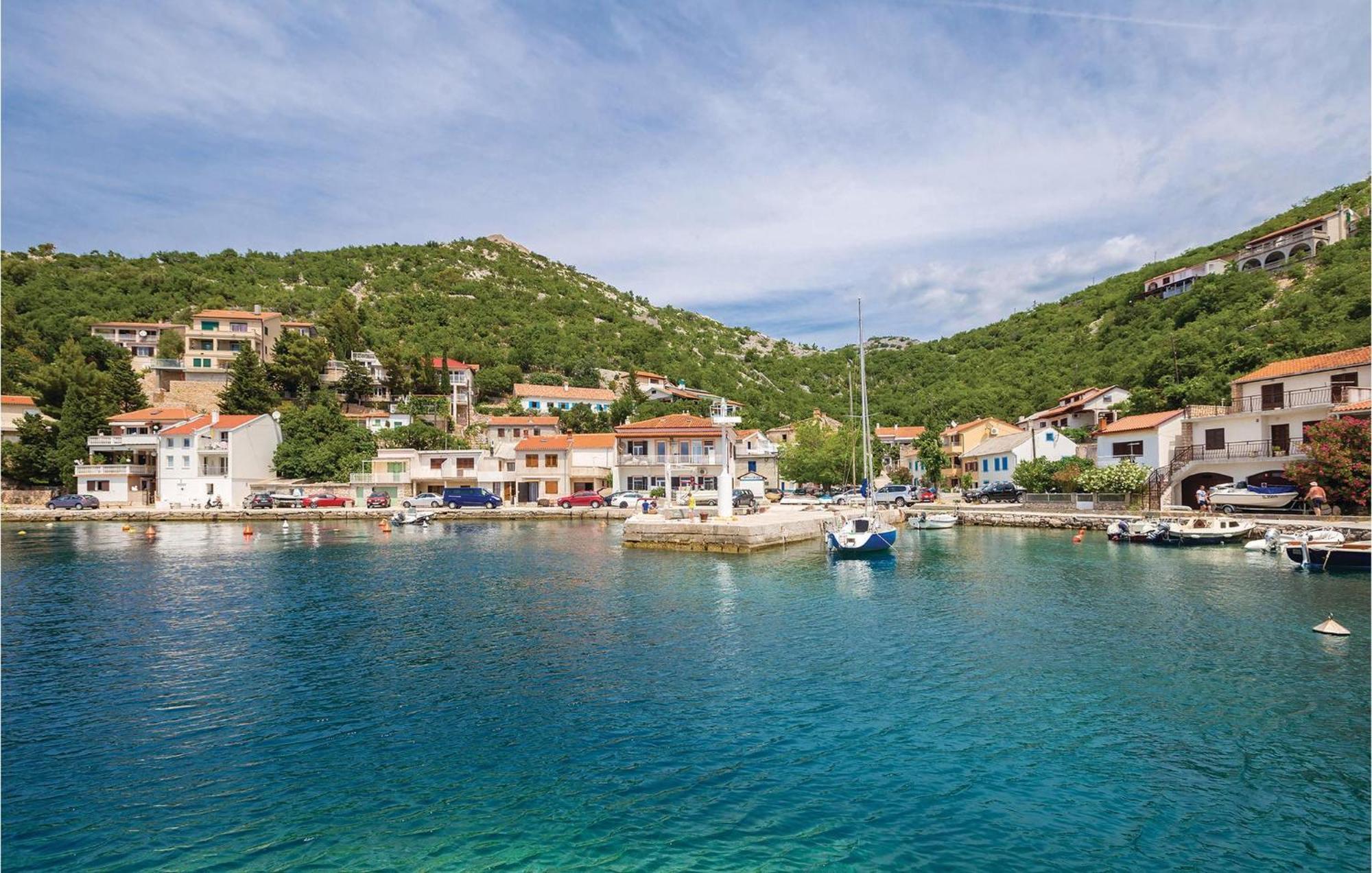 Cozy Apartment In Starigrad With House Sea View Exterior photo
